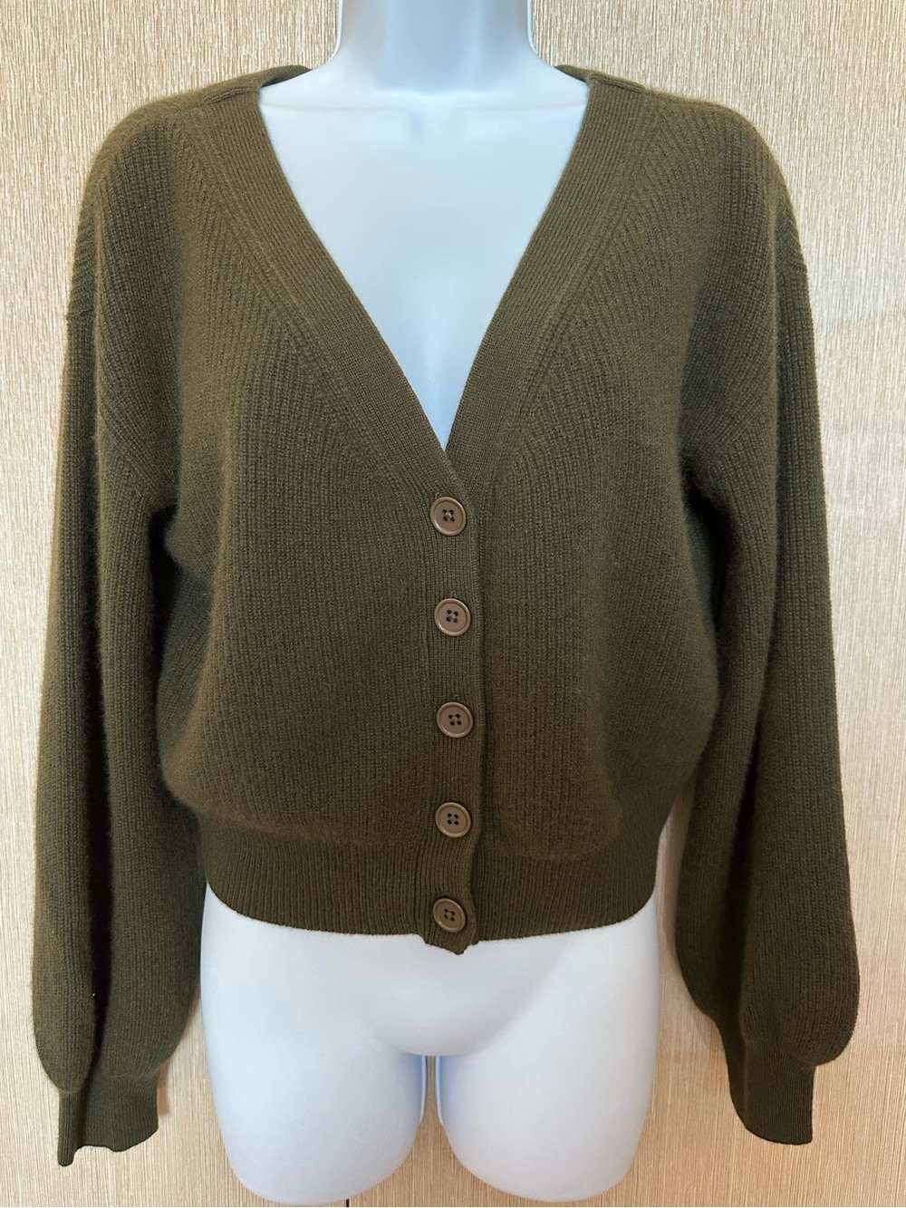 NEW AUTHENTIC ALICE + OLIVIA Classics Olive Green Cashmere Cardigan + Bonus